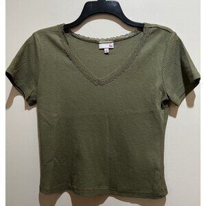 So ~ Short Sleeve V-Neck ~ Size Medium ~ Waffle Style Material